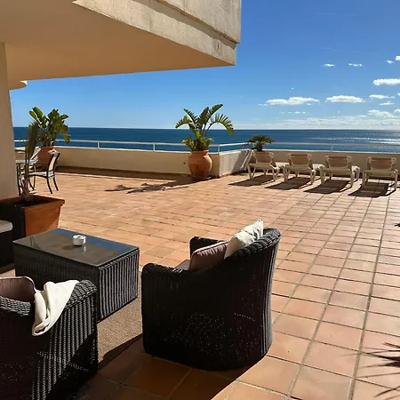 Bermuda Apartment *